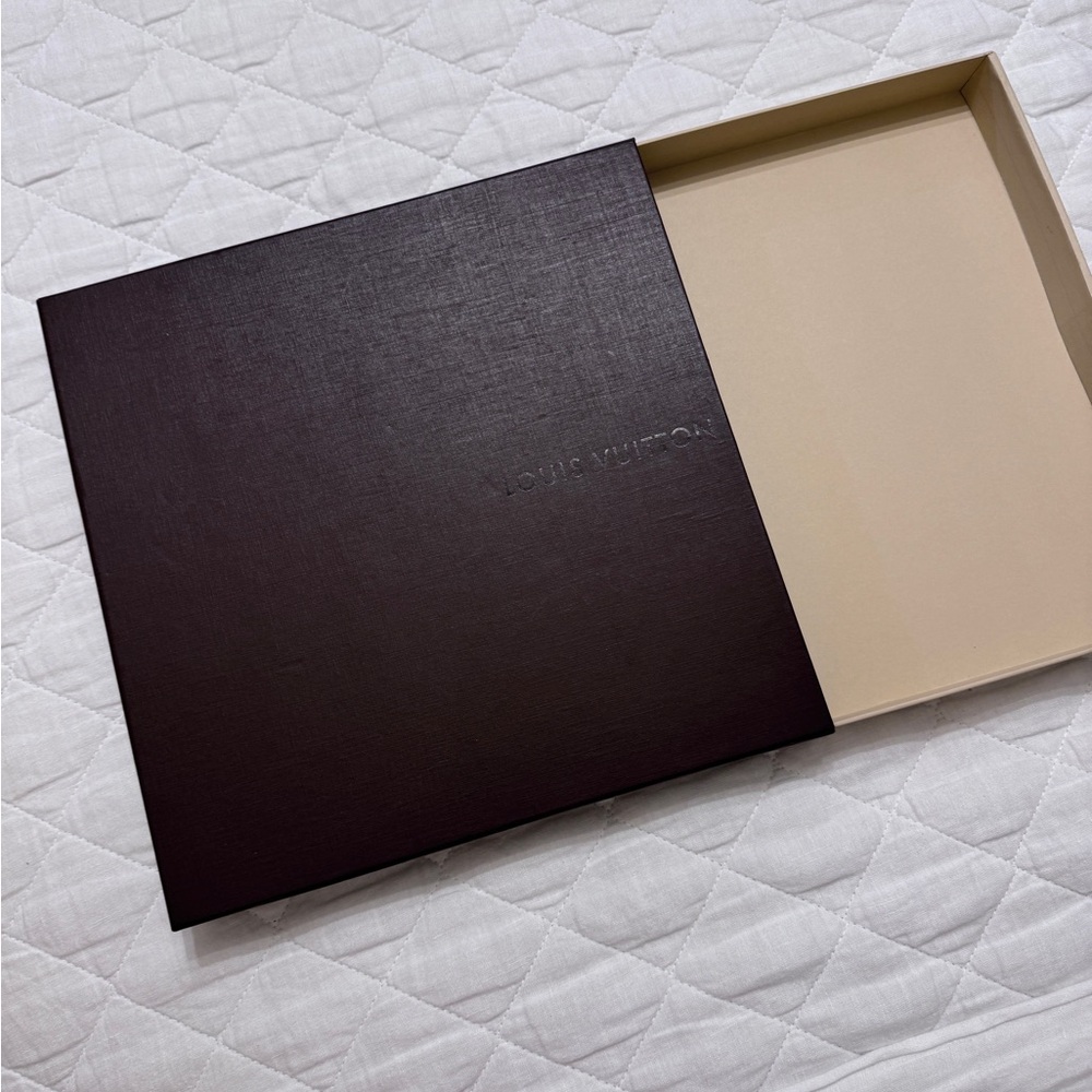 Louis Vuitton Wool / Cashmere Scarf - Men’s Collection - Picture 10 of 10